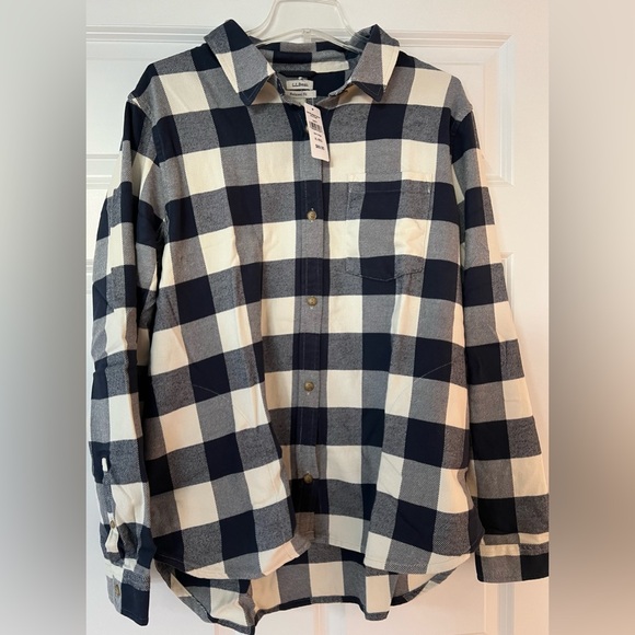 L.L. Bean Navy and Cream Checkered Button-Down Shirt - Picture 2 of 7